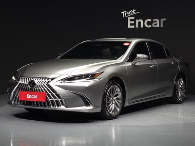 2025 Lexus ES photo 1