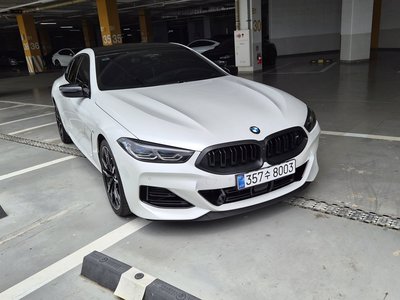 BMW 8 SERIES - 1