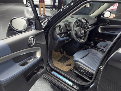 MINI COUNTRYMAN - 10