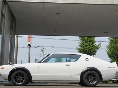 NISSAN SKYLINE COUPE