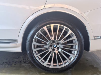 BMW X7 - 7