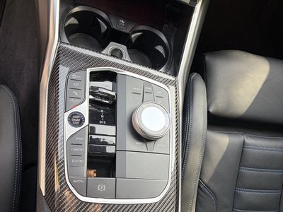 2024 BMW 3 SERIES photo 9