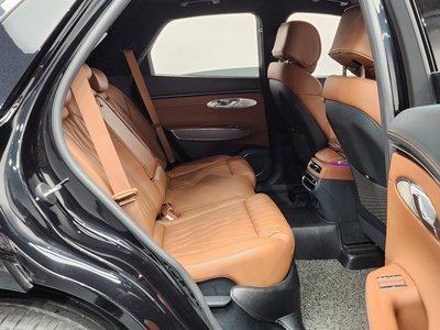 2021 Genesis GV70 — миниатюра 12