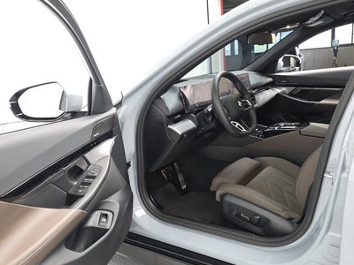 BMW 5 SERIES - 10