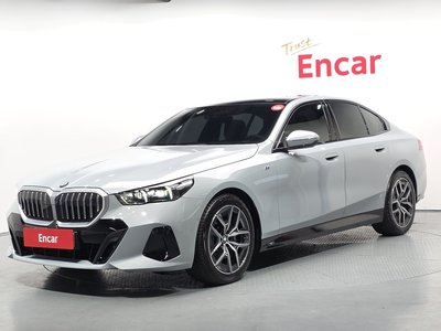BMW 5 SERIES - 1
