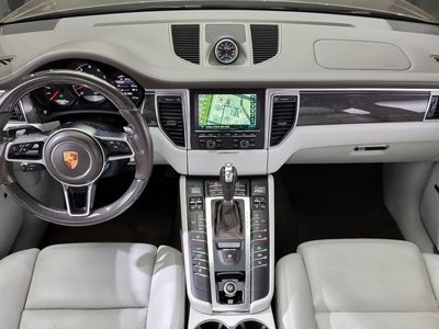 PORSCHE MACAN - 5