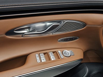 2021 Genesis GV70 — миниатюра 17