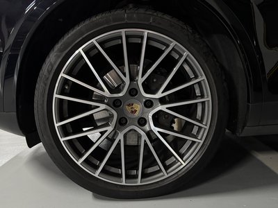 صورة 6 لـ 2022 Porsche CAYENNE