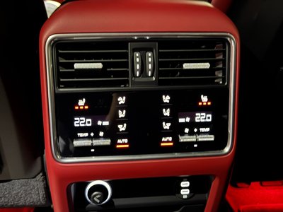 2022 Porsche CAYENNE — миниатюра 19