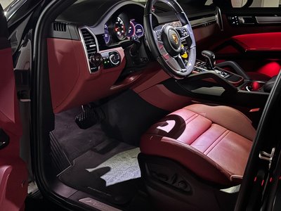 صورة 10 لـ 2022 Porsche CAYENNE