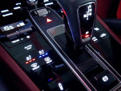 صورة 9 لـ 2022 Porsche CAYENNE