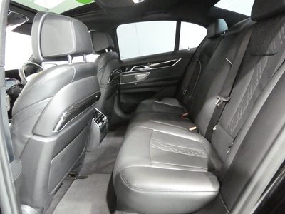 2021 BMW 7 SERIES photo 8