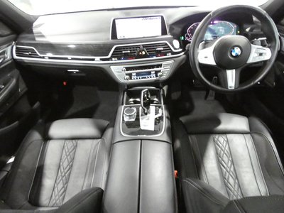 2021 BMW 7 SERIES photo 3