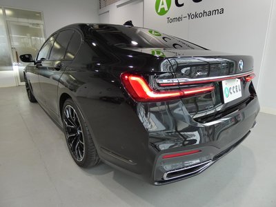 2021 BMW 7 SERIES photo 2