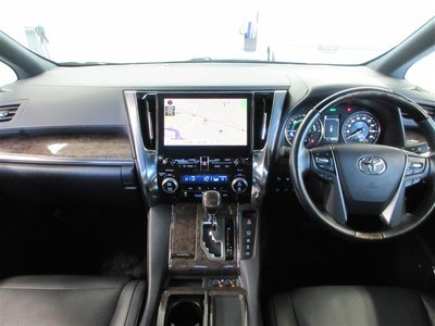 2022 Toyota ALPHARD — фото 10