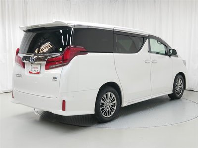2022 Toyota ALPHARD — фото 3