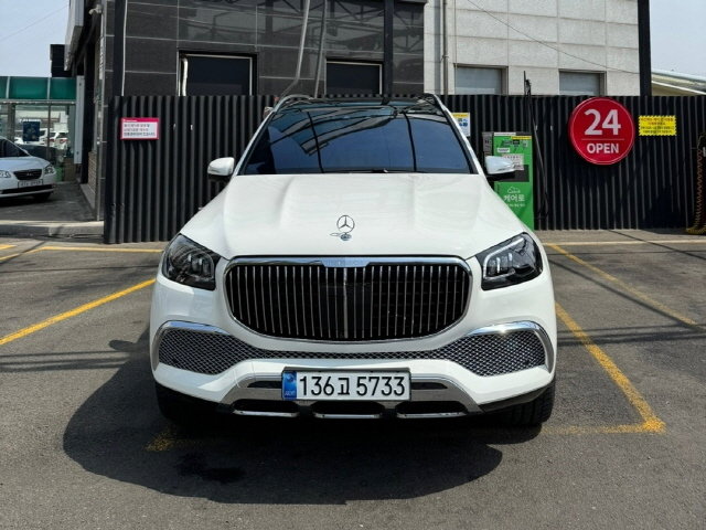 MERCEDES-BENZ GLS - View 1