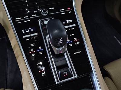 صورة مصغرة 12 لـ 2019 Porsche PANAMERA