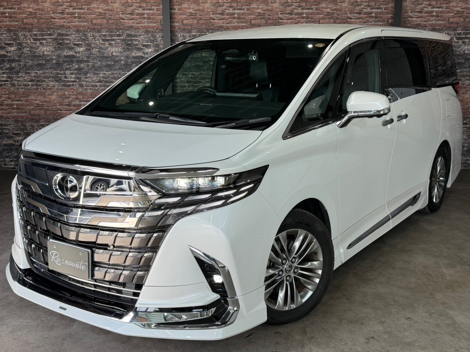 TOYOTA ALPHARD - View 1