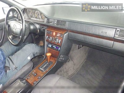 MERCEDES-BENZ E-CLASS - 3