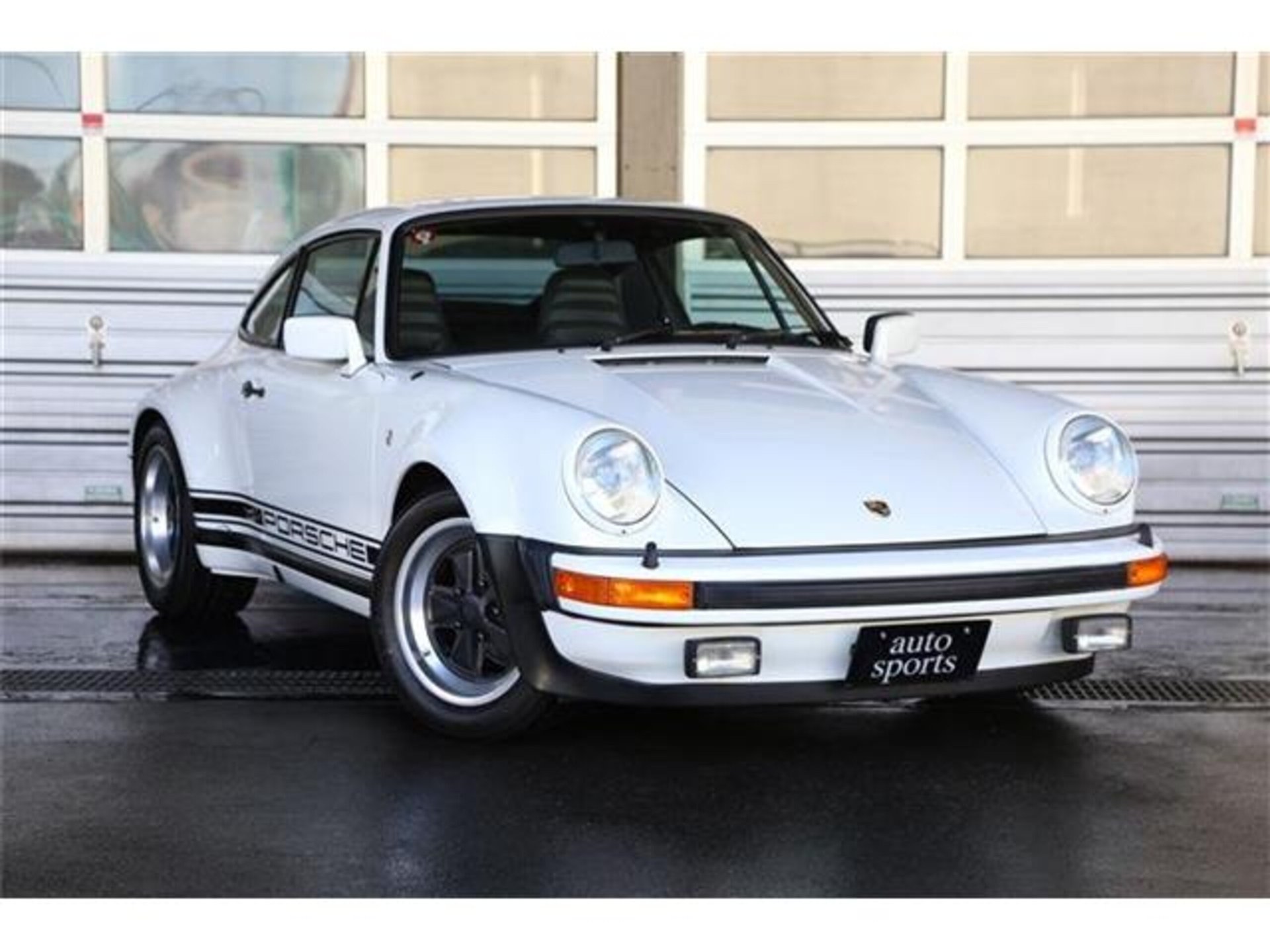 PORSCHE 911 - View 1