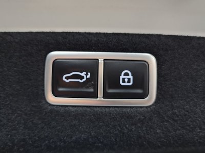 2023 Genesis THE NEW G70 thumbnail 31