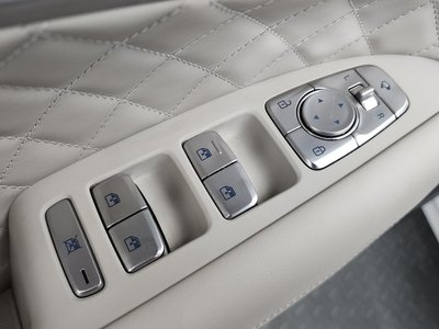 2023 Genesis THE NEW G70 thumbnail 29
