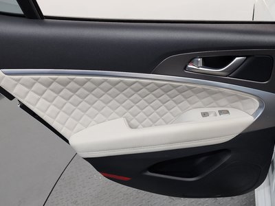 2023 Genesis THE NEW G70 thumbnail 15