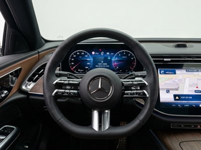صورة 3 لـ 2025 Mercedes-BENZ E-CLASS