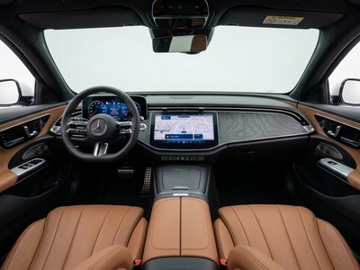صورة 4 لـ 2025 Mercedes-BENZ E-CLASS