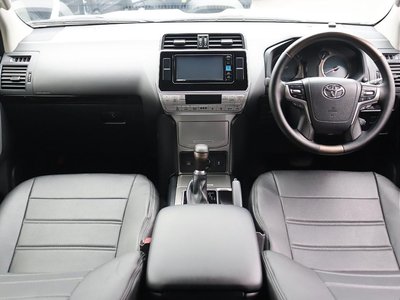 TOYOTA LAND CRUISER PRADO - 9