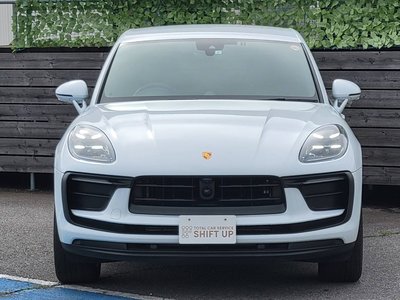 PORSCHE MACAN - 3