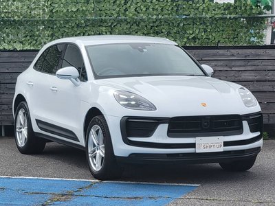PORSCHE MACAN - 4