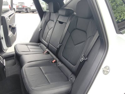 2023 Porsche MACAN — миниатюра 16