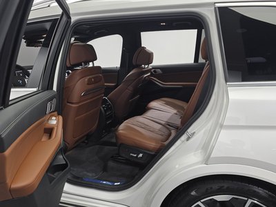 2024 BMW X7 thumbnail 11