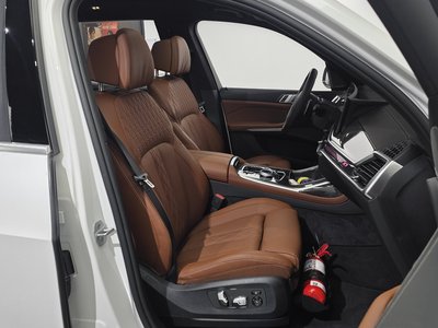 2024 BMW X7 thumbnail 12
