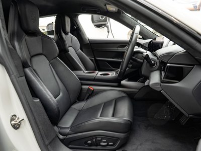 2024 Porsche TAYCAN photo 10