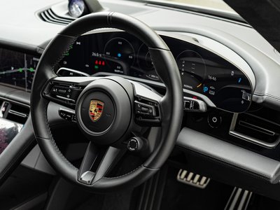 2024 Porsche TAYCAN photo 9