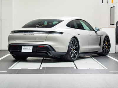 2024 Porsche TAYCAN photo 4