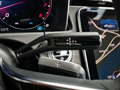 MERCEDES-BENZ E-CLASS - 9