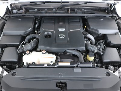 TOYOTA LAND CRUISER 300 - 10