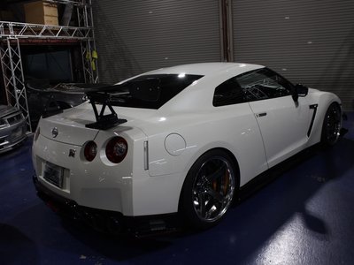 NISSAN GT-R - 10