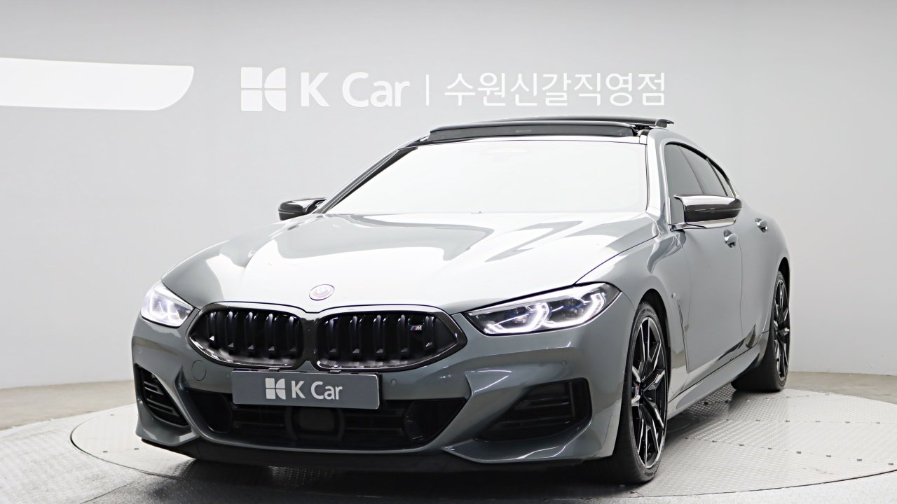 BMW 8 SERIES - View 1