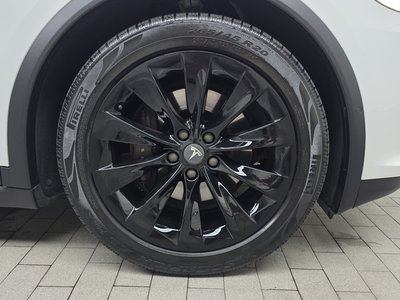 2019 Tesla MODEL X — фото 8