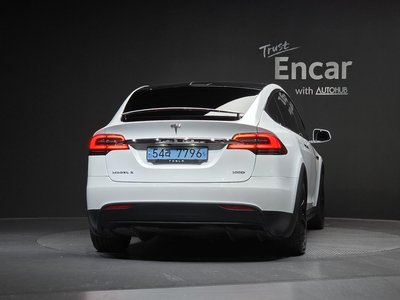 2019 Tesla MODEL X — фото 4