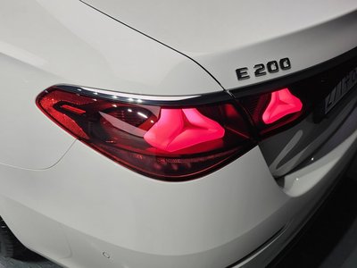 صورة 10 لـ 2025 Mercedes-BENZ E-CLASS