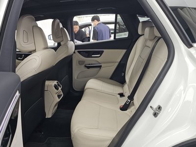 2024 Mercedes-BENZ GLC — миниатюра 16
