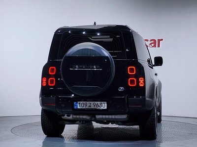 LAND ROVER DEFENDER - 4
