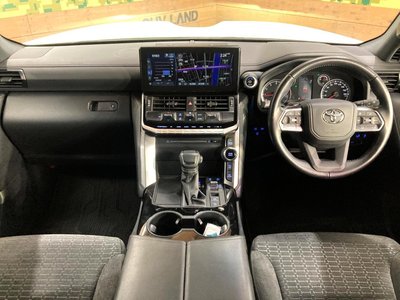 TOYOTA LAND CRUISER 300 - 2