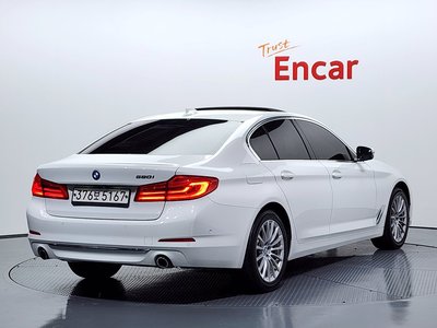 BMW 5 SERIES - 4